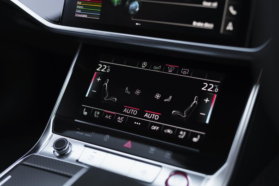 Детали интерьера Audi RS6 Avant (C8) 2020 года  (UK) (фото 124 из 150)